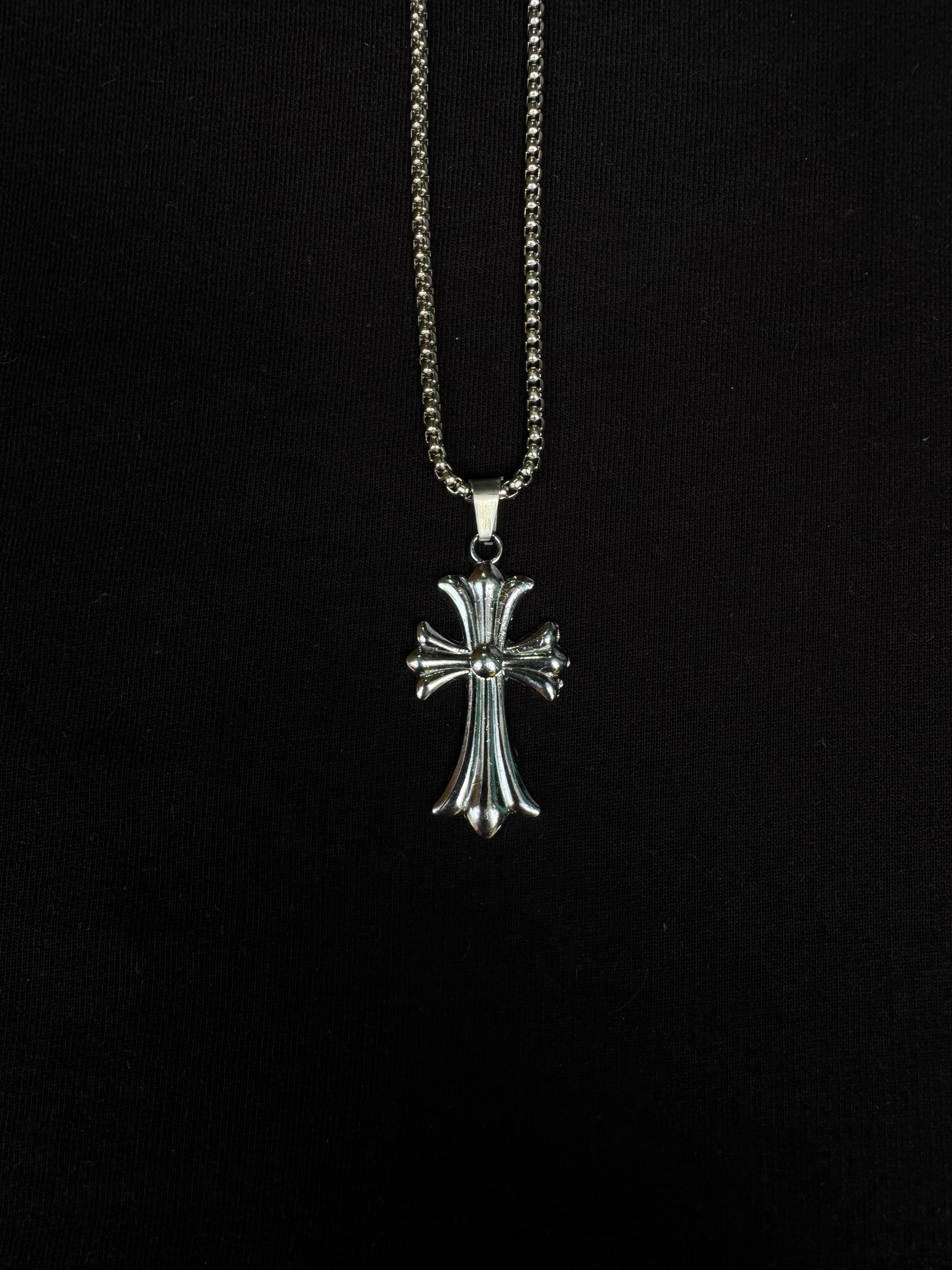 Silver Gothic cross pendant chain necklace