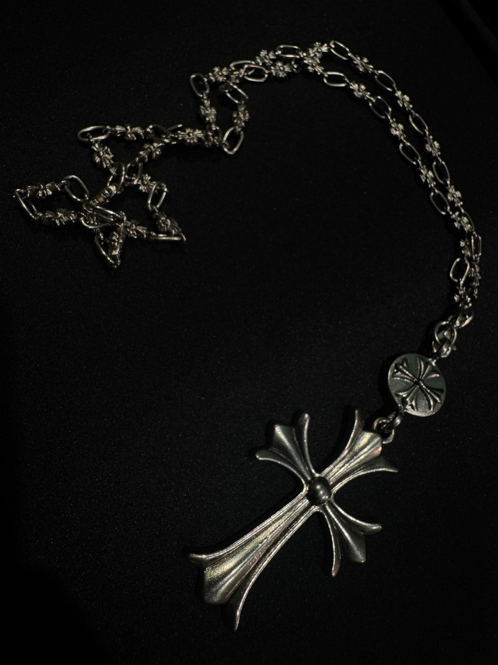 Grand Fleur Cross | CG-NEC-21